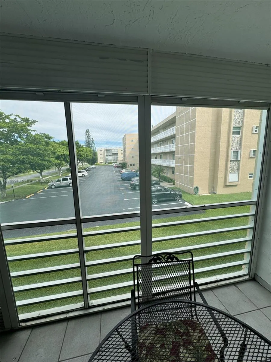415 SE 11th Ter, #201