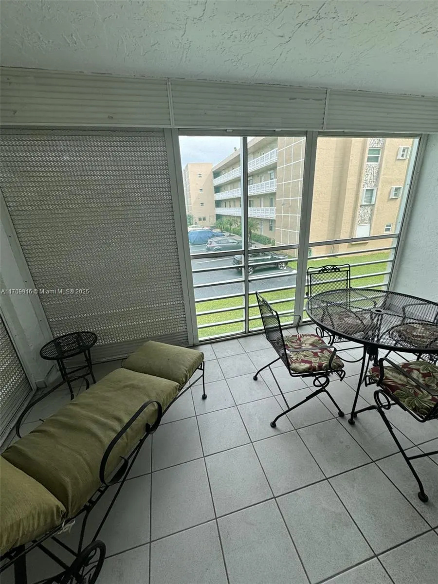 415 SE 11th Ter, #201