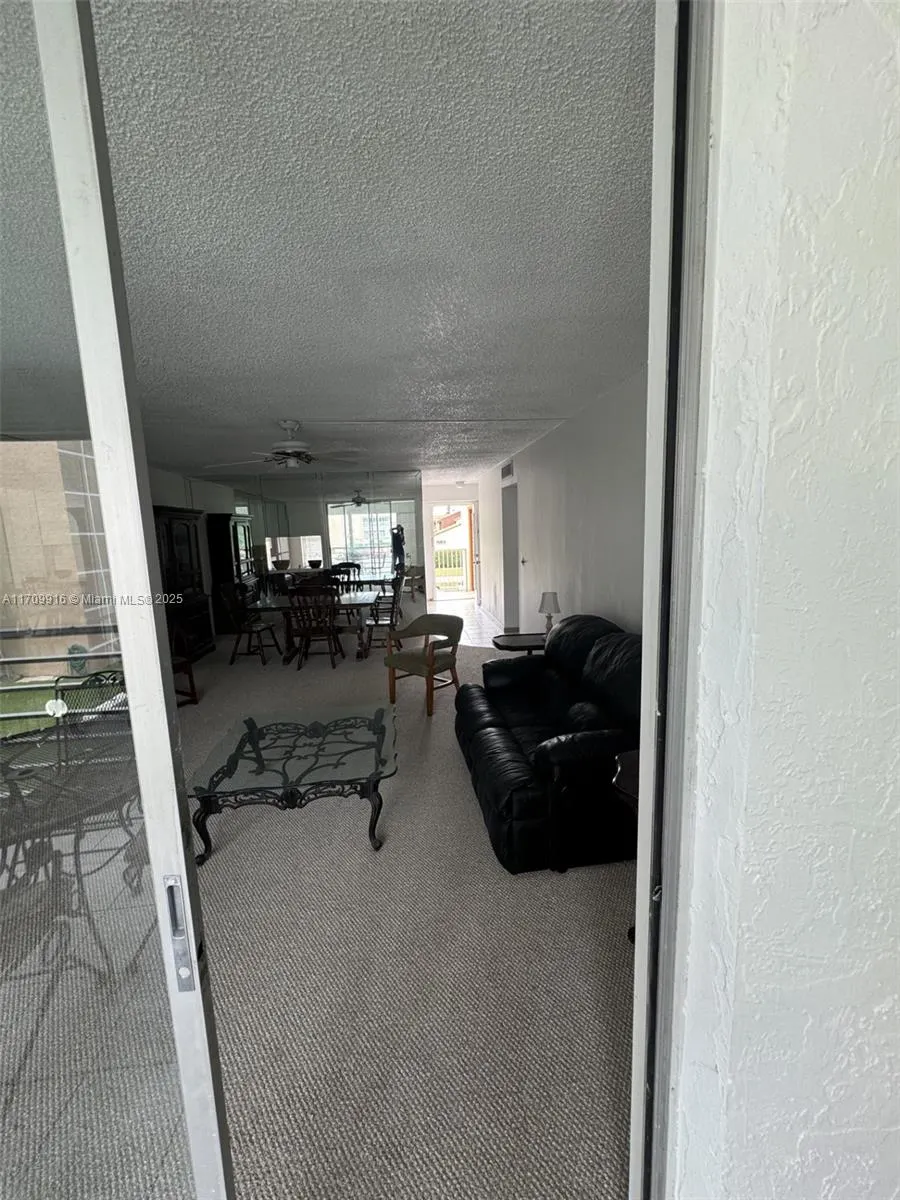 415 SE 11th Ter, #201