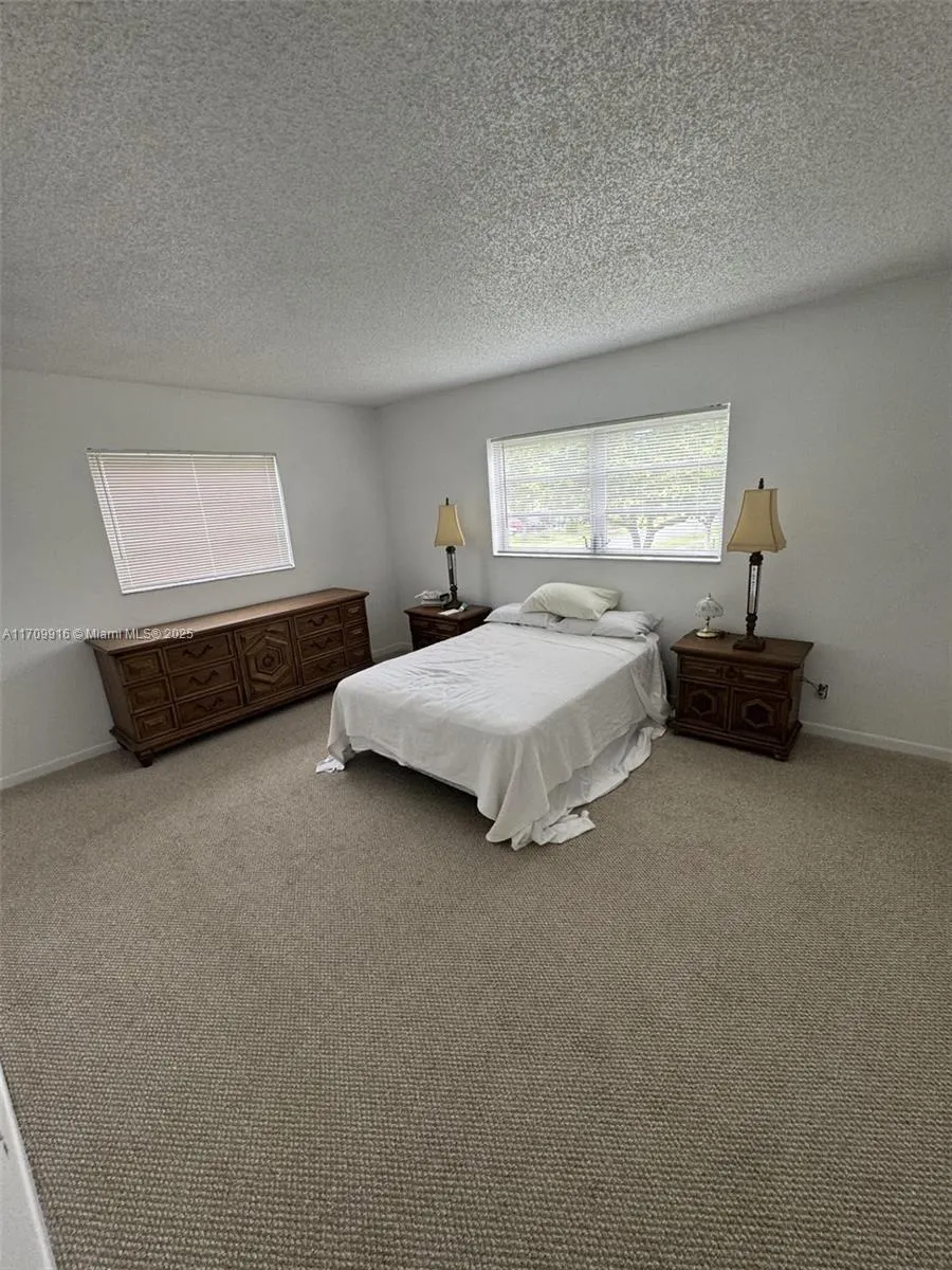 415 SE 11th Ter, #201