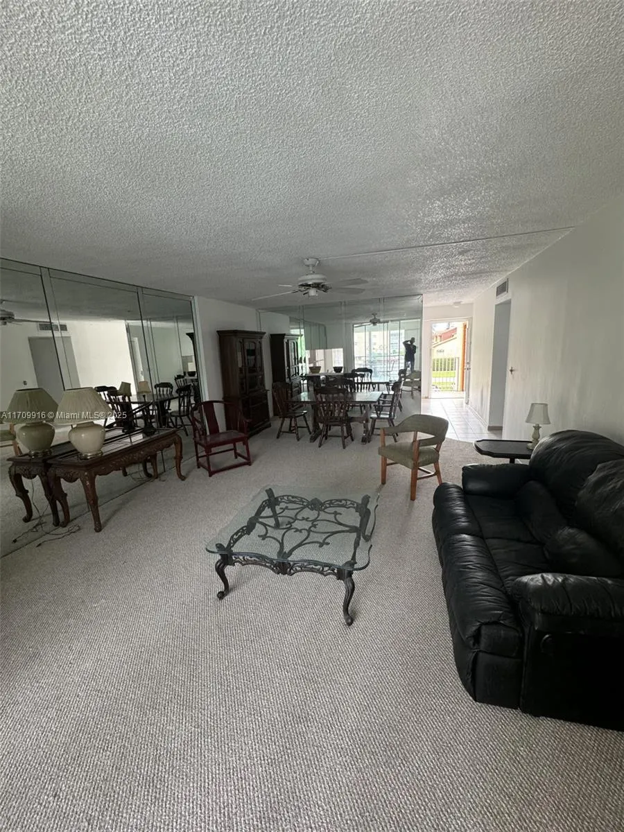415 SE 11th Ter, #201
