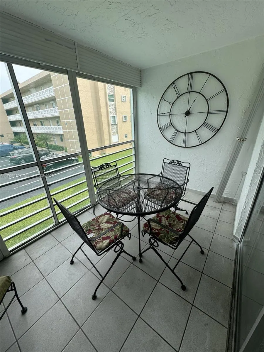 415 SE 11th Ter, #201