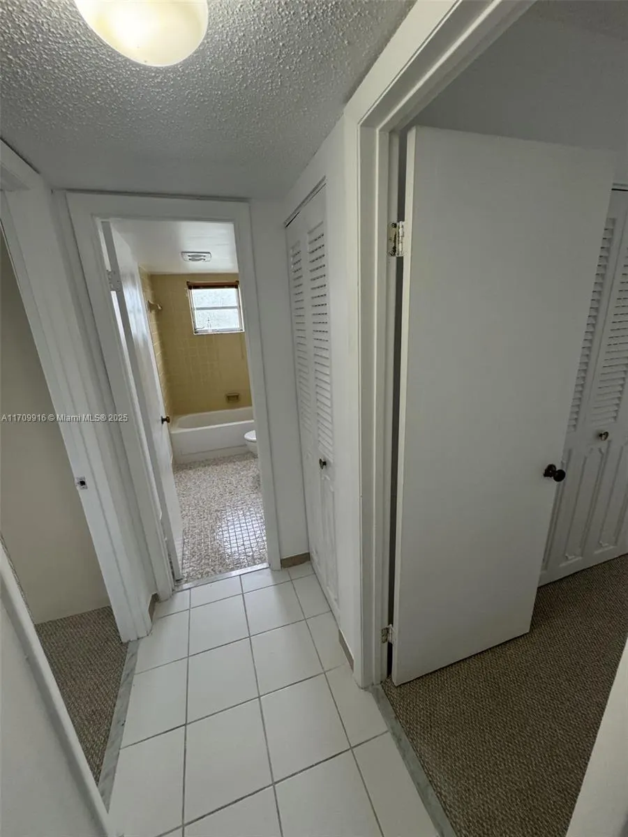 415 SE 11th Ter, #201