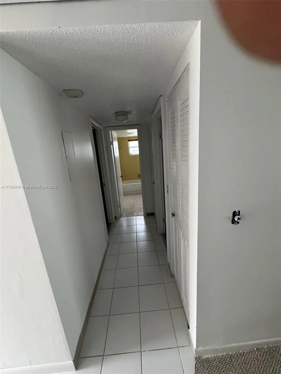 415 SE 11th Ter, #201