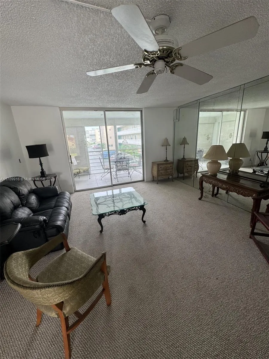 415 SE 11th Ter, #201