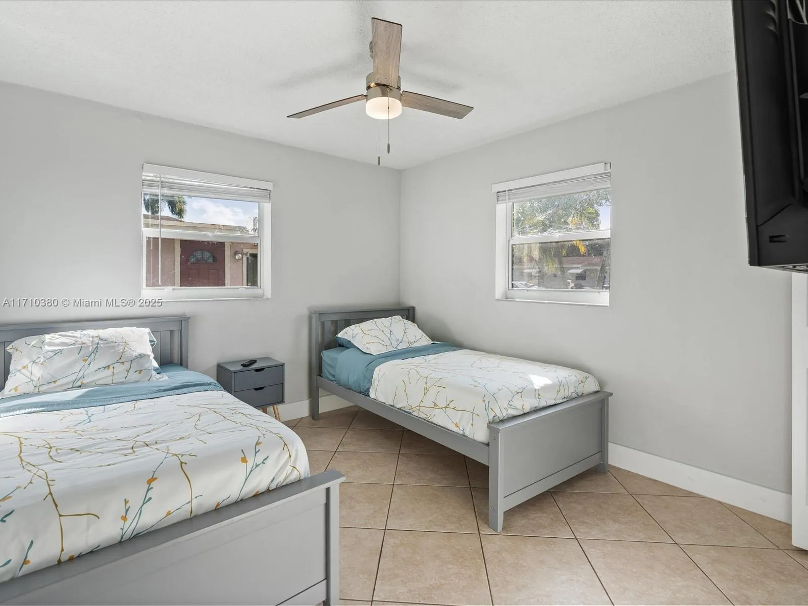 4255 SW 50th St
