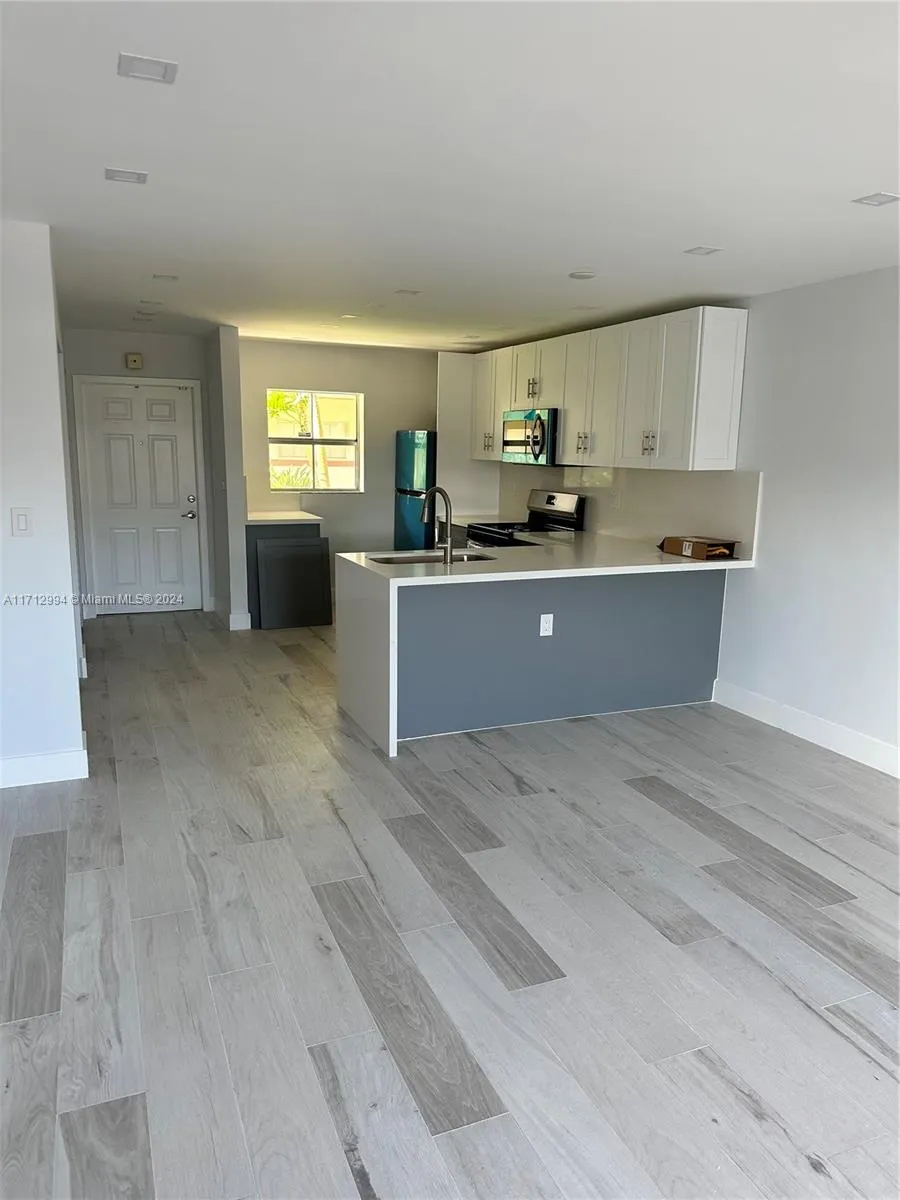 8600 SW 67th Ave, #906