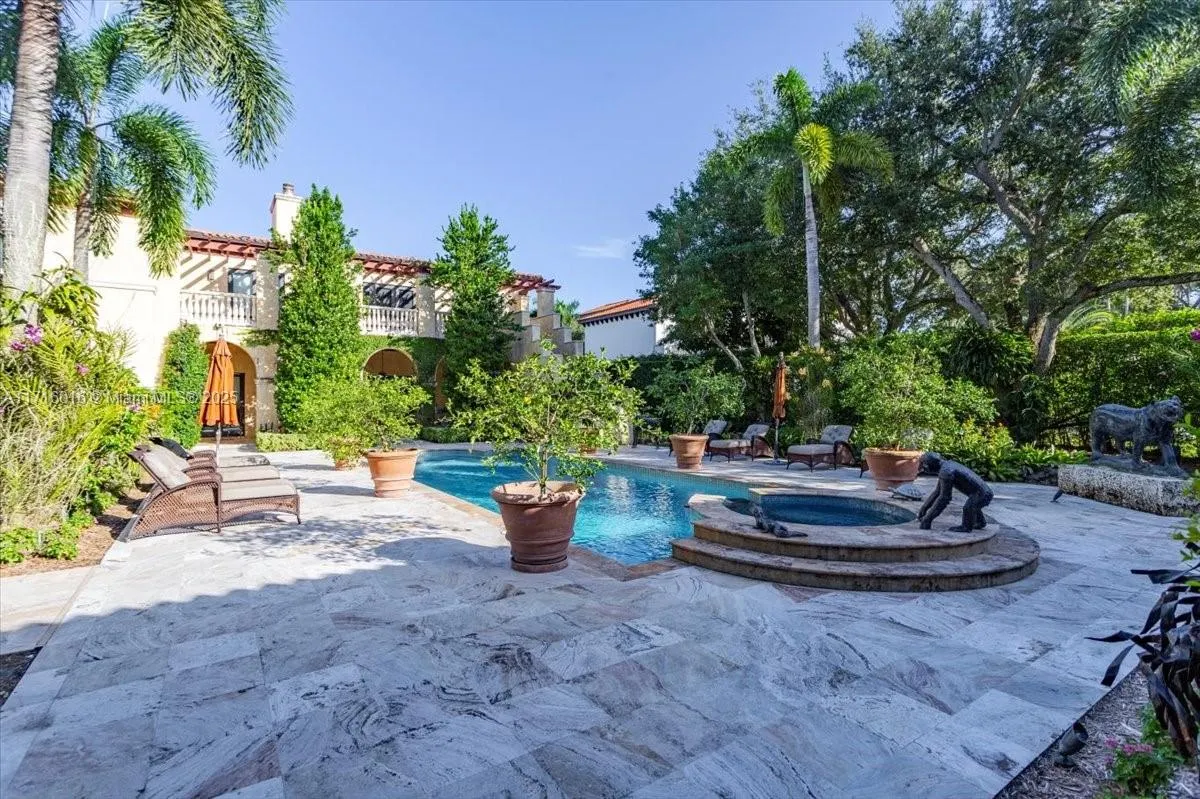 9940 W Suburban Dr