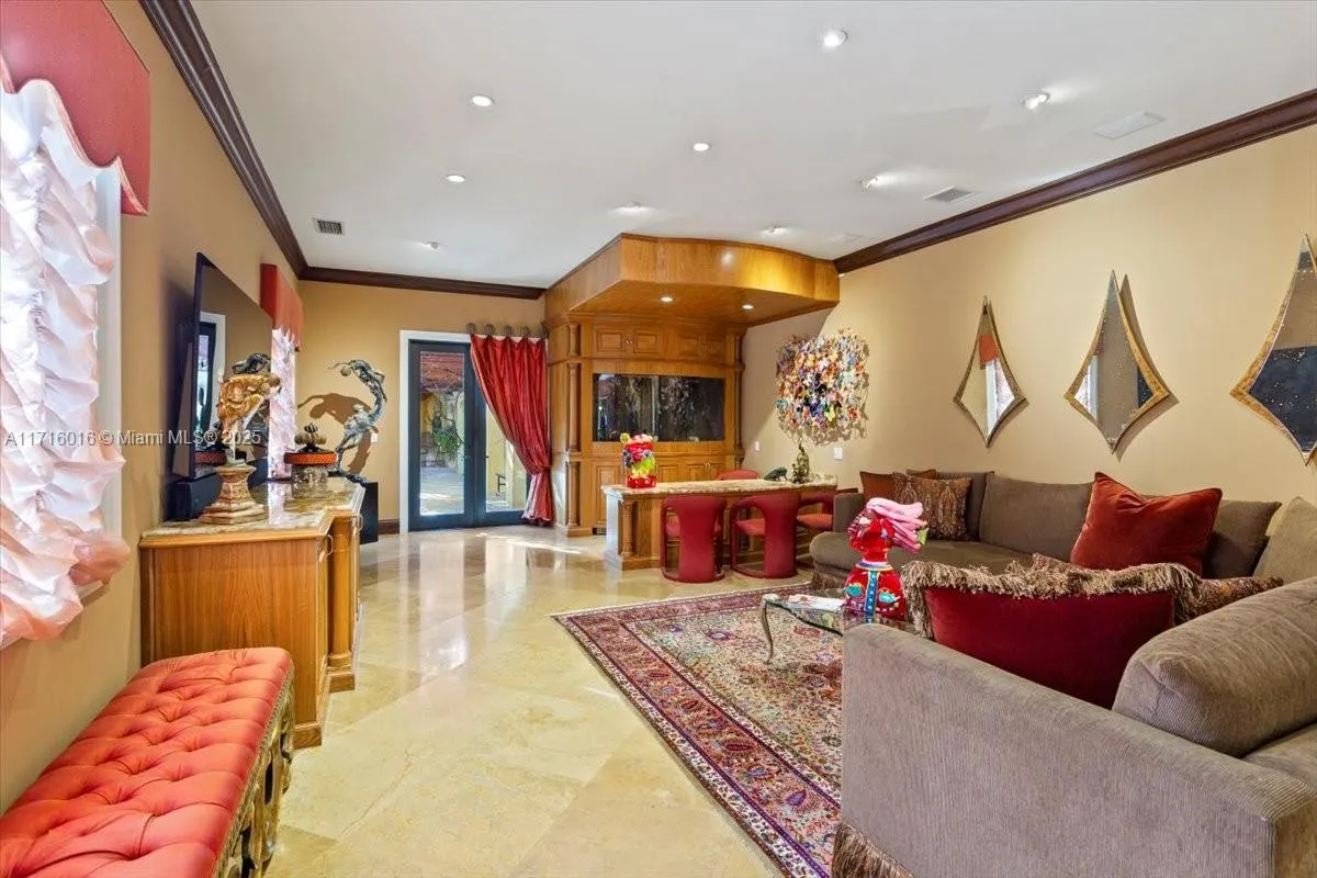9940 W Suburban Dr
