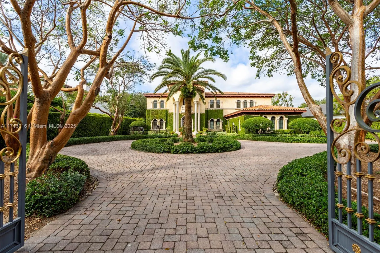 9940 W Suburban Dr