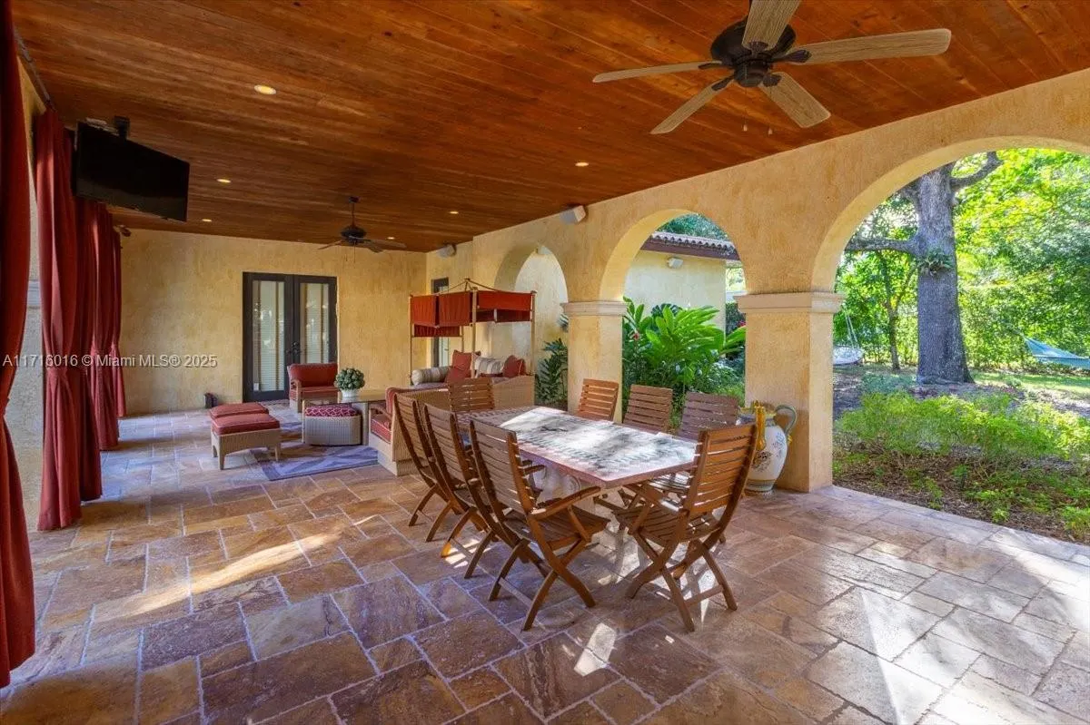 9940 W Suburban Dr