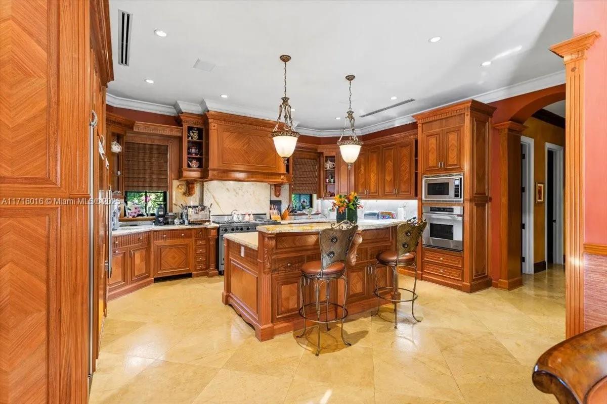 9940 W Suburban Dr