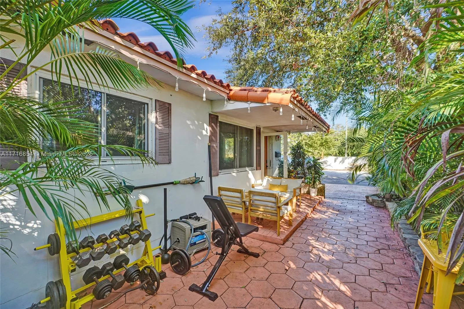 1441 NW 10th St