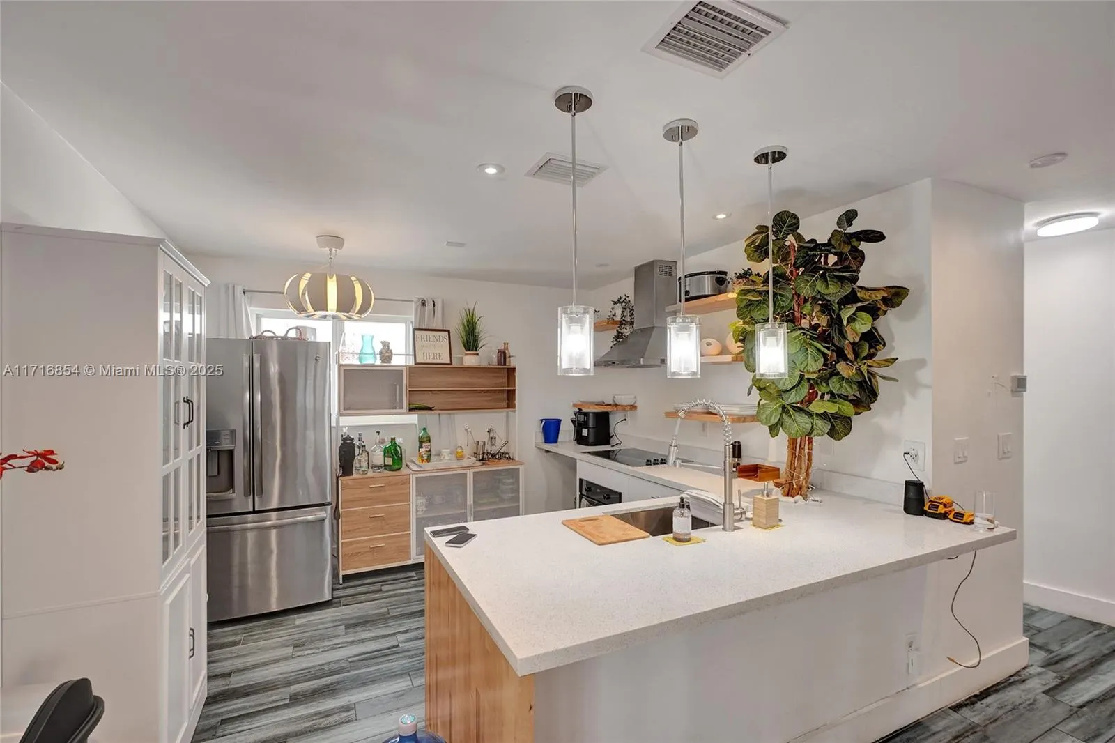 1441 NW 10th St