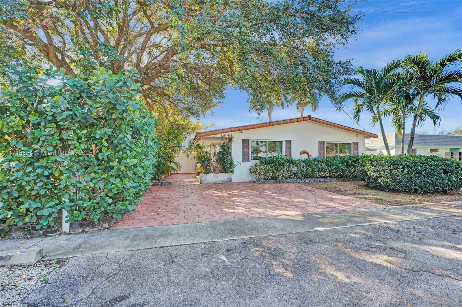 1441 NW 10th St