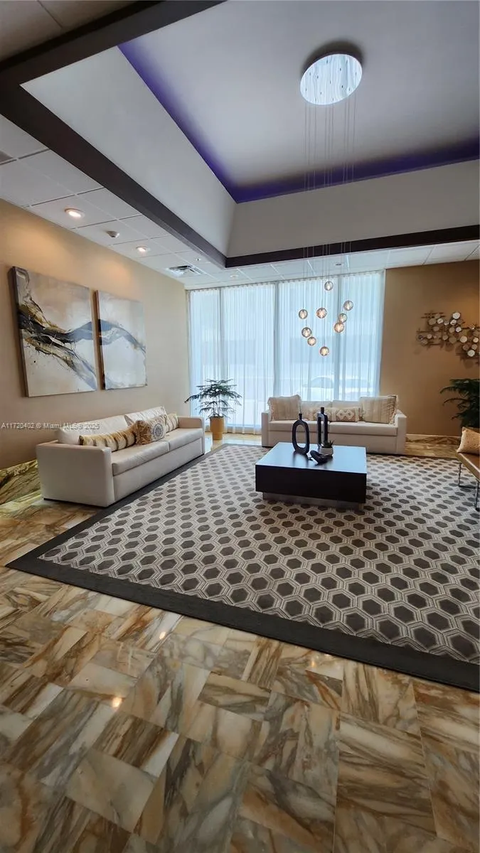 9511 Collins Ave, #606