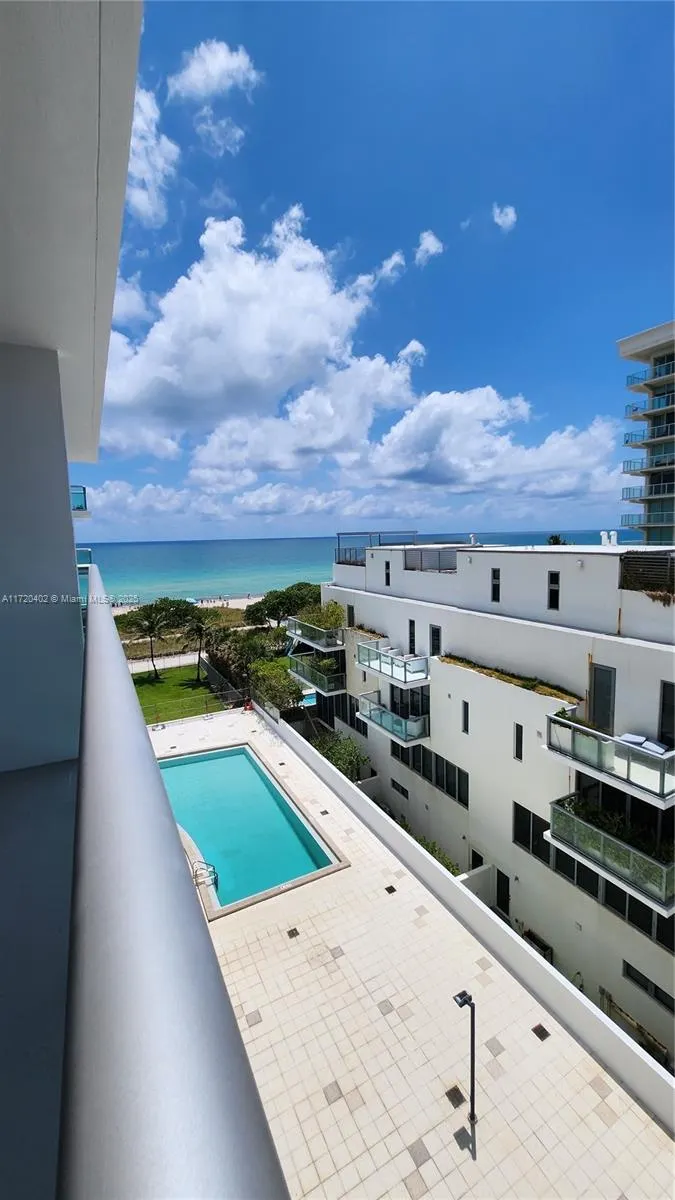9511 Collins Ave, #606