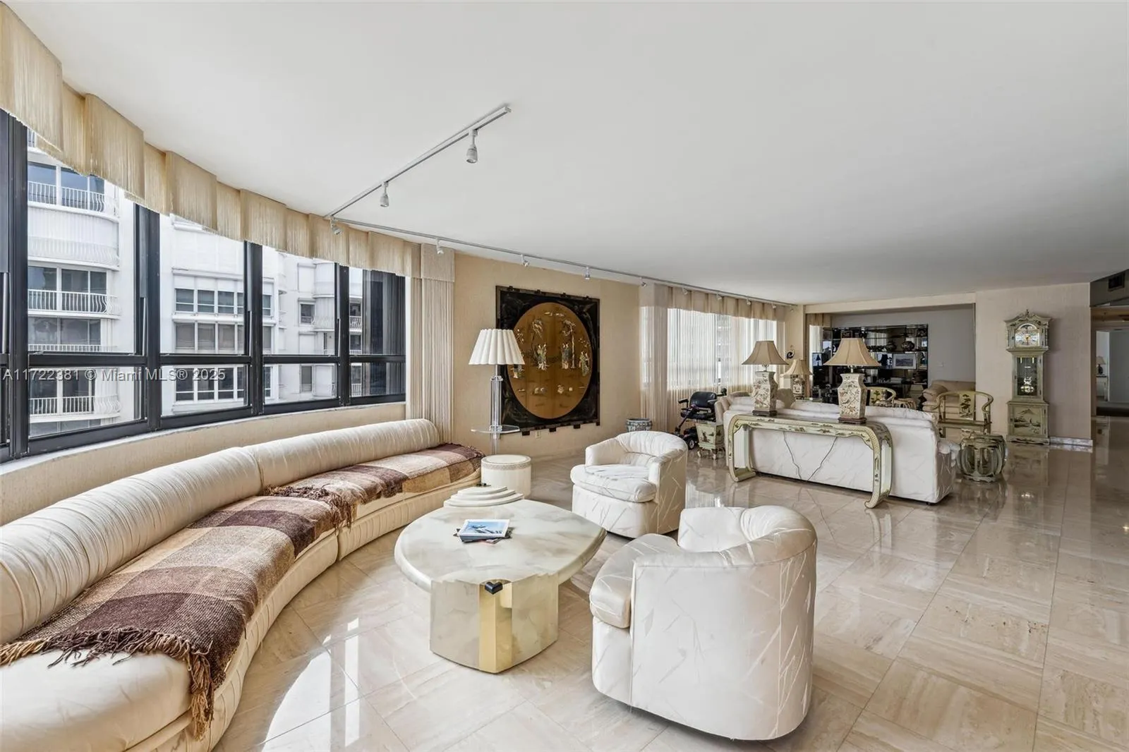 10175 Collins Ave, #1202