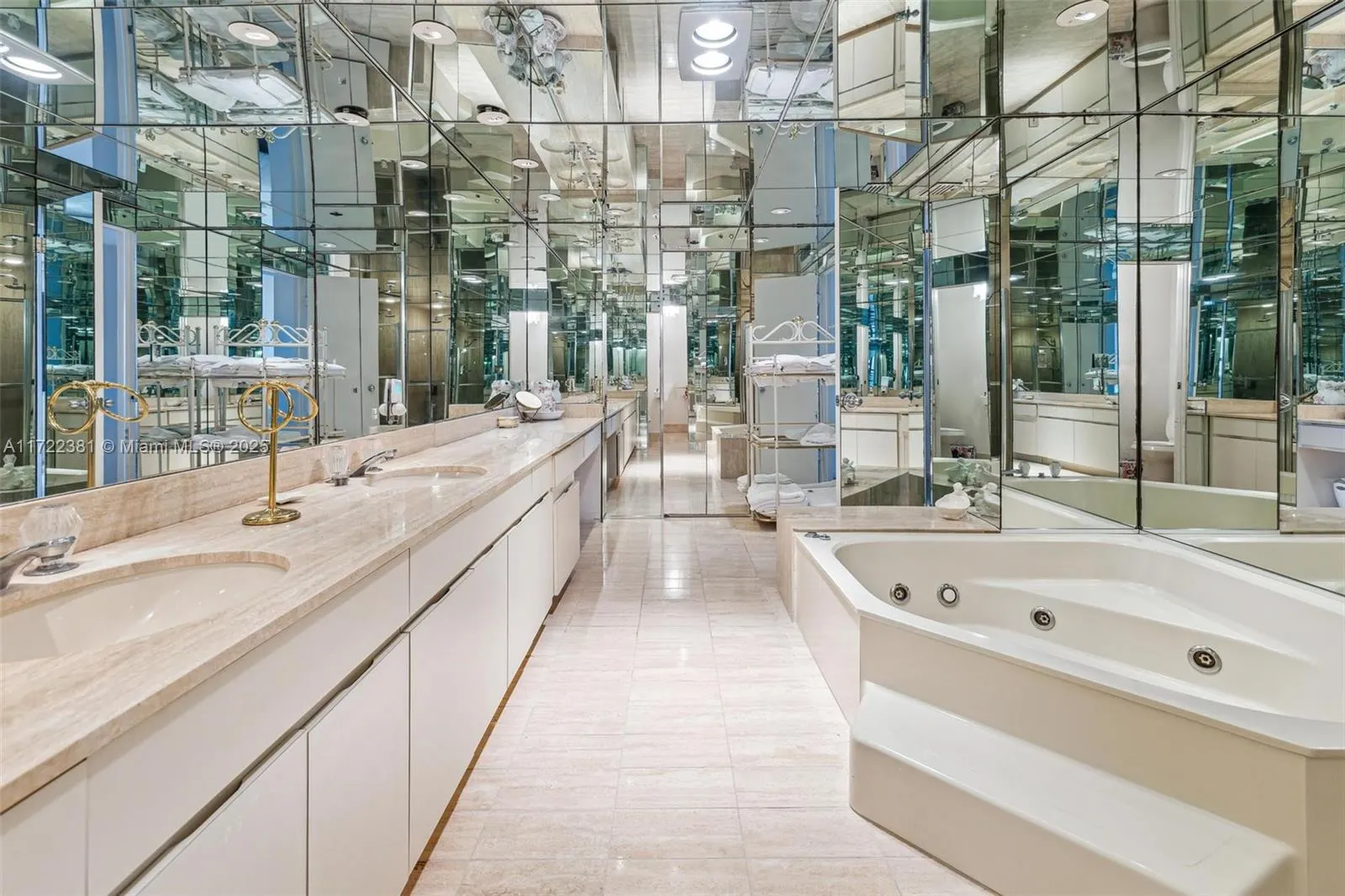 10175 Collins Ave, #1202