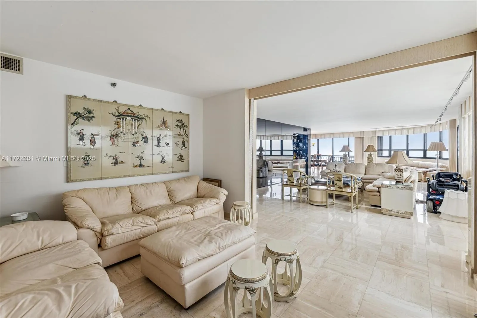 10175 Collins Ave, #1202