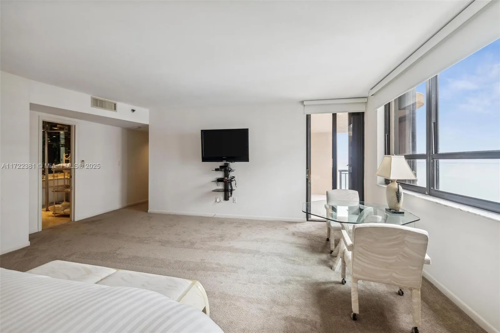 10175 Collins Ave, #1202
