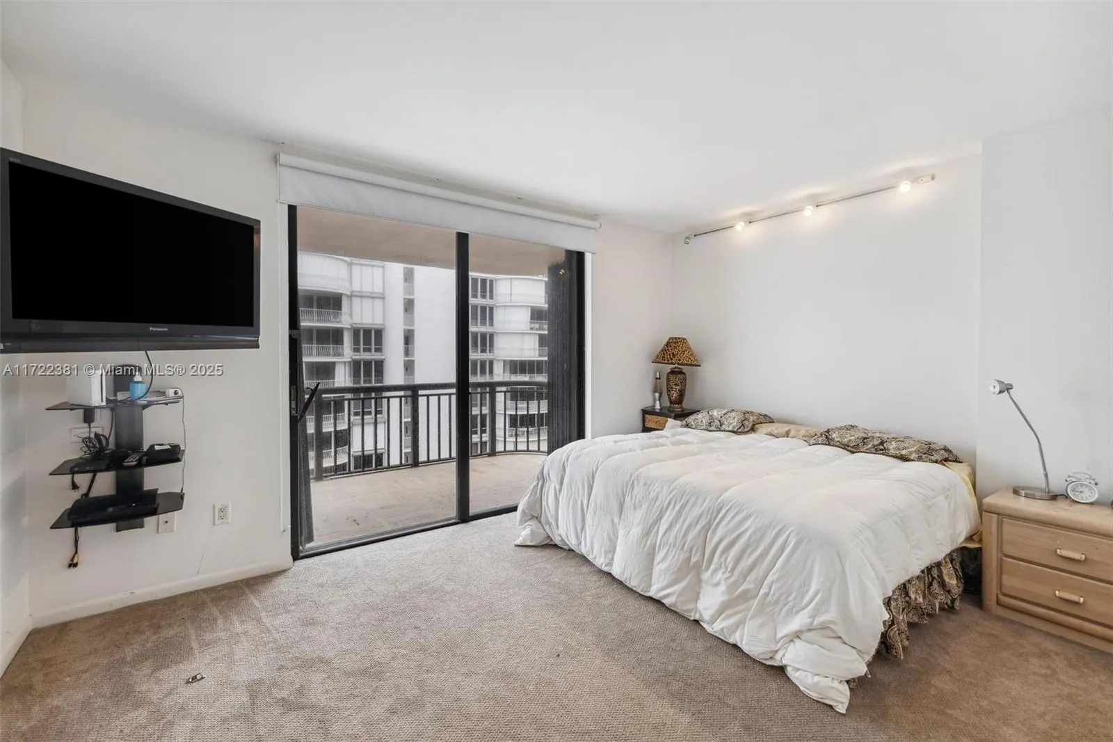 10175 Collins Ave, #1202