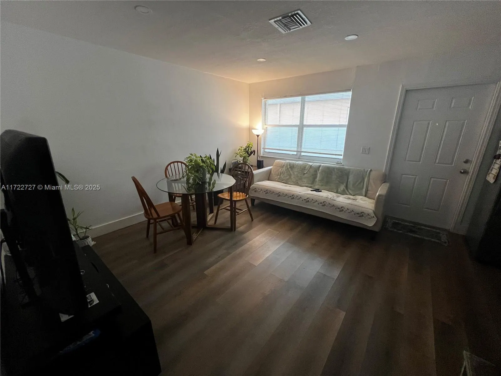 228 NW 9th Ave