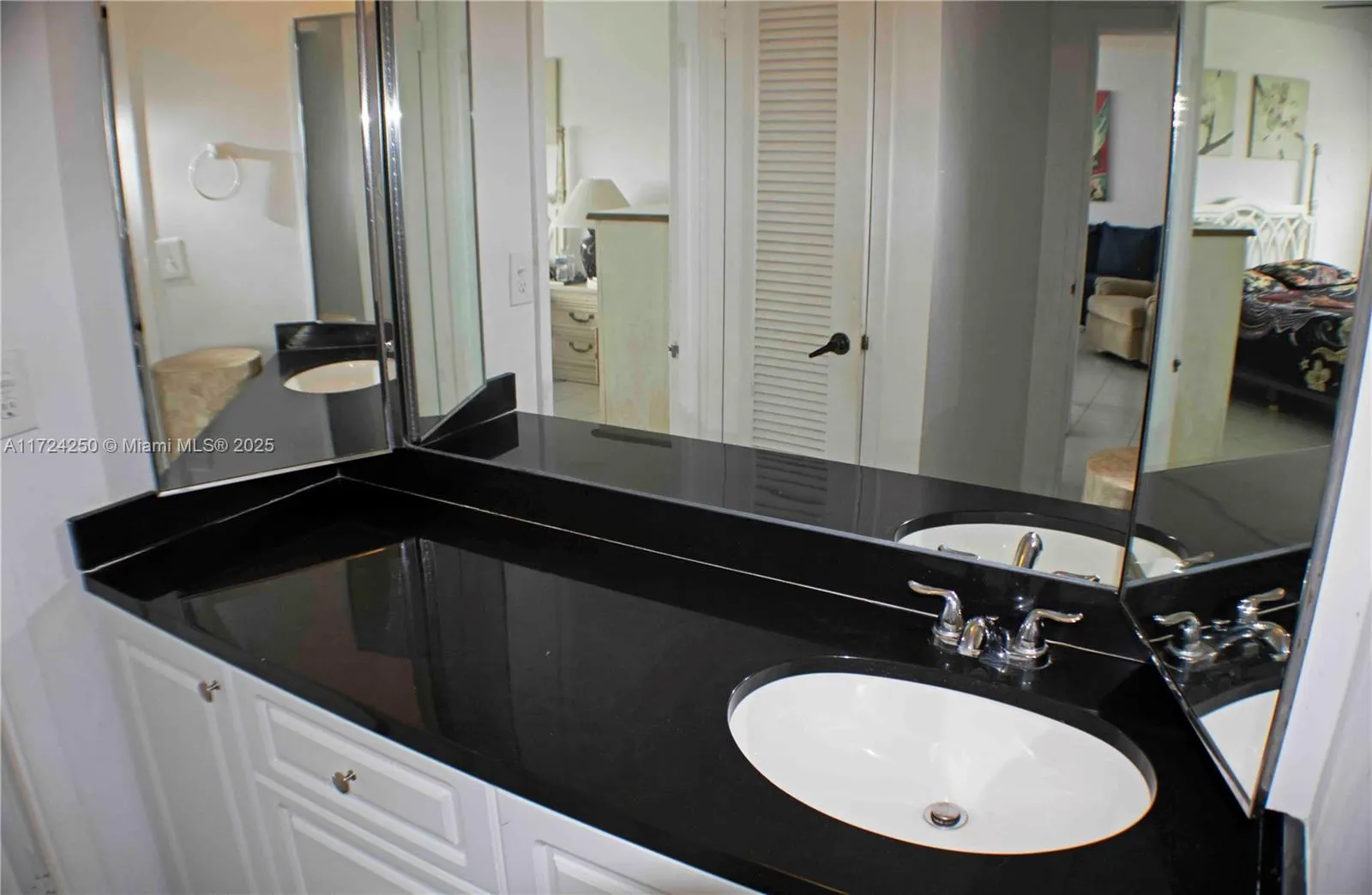9511 Collins Ave, #1108