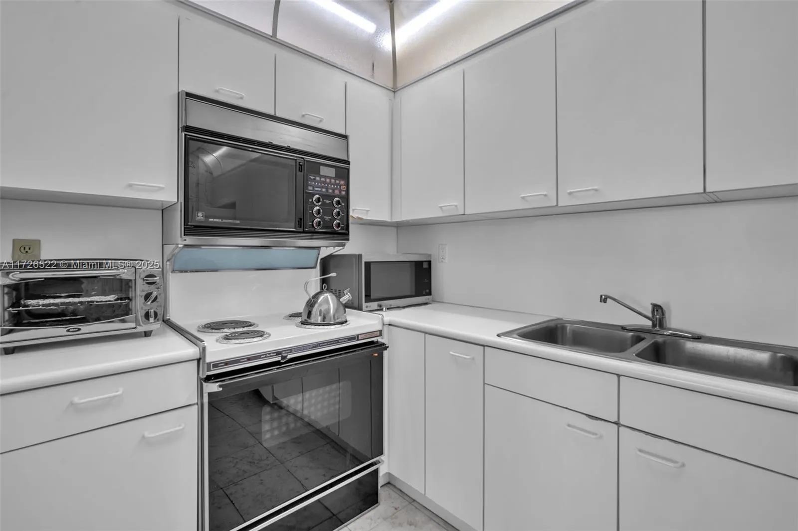 9341 Collins Ave, #1205