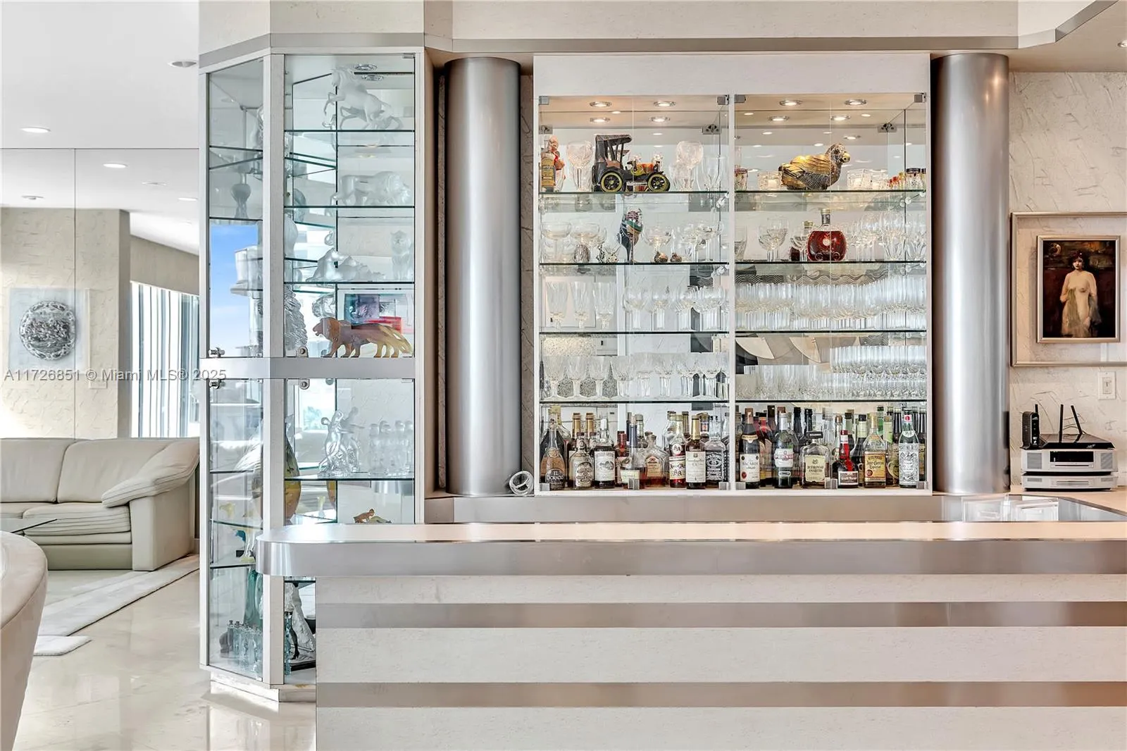 10101 Collins Ave, #11D+cabana