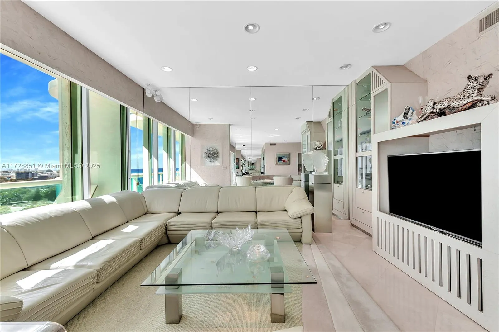 10101 Collins Ave, #11D+cabana