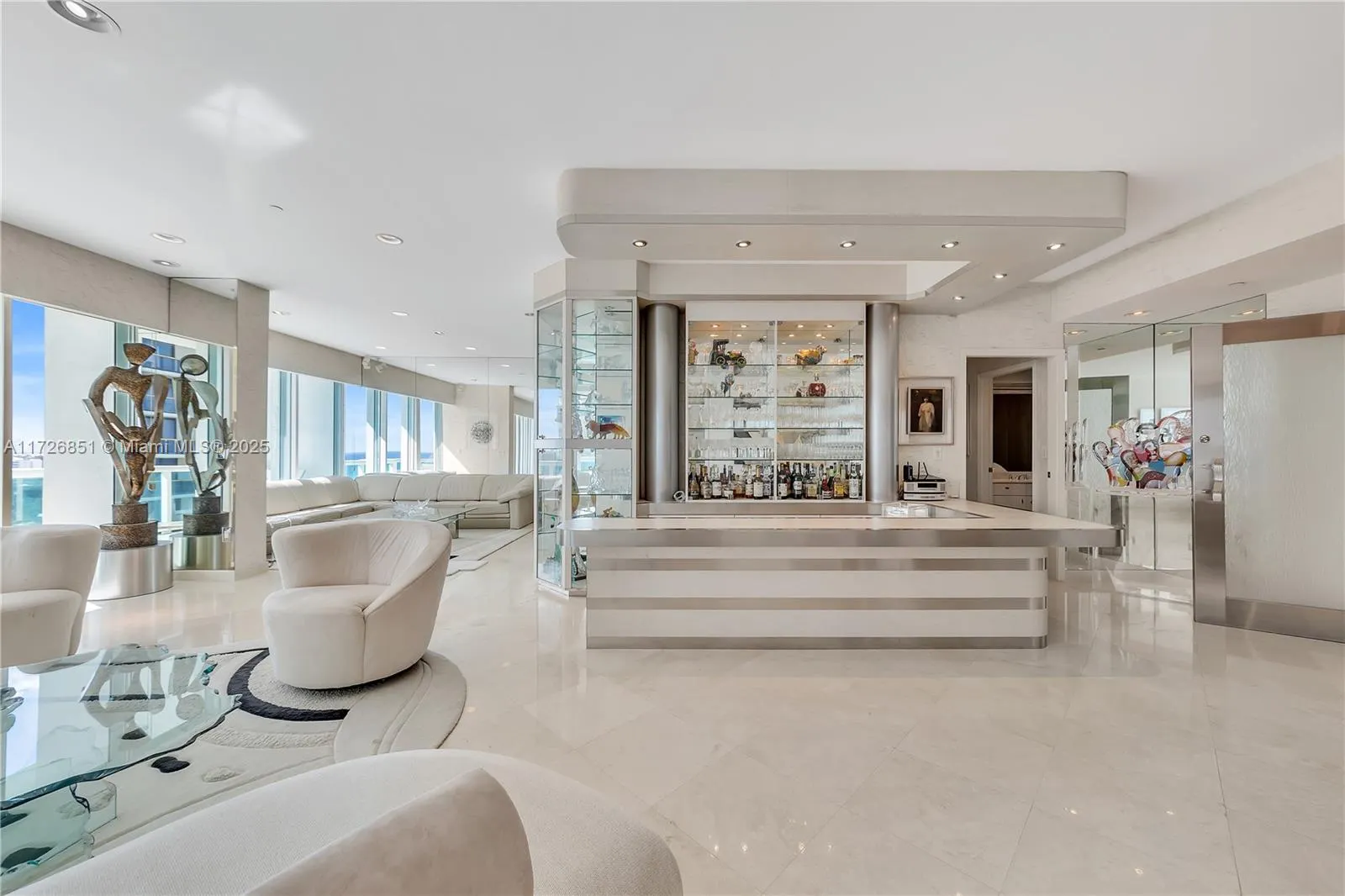 10101 Collins Ave, #11D+cabana
