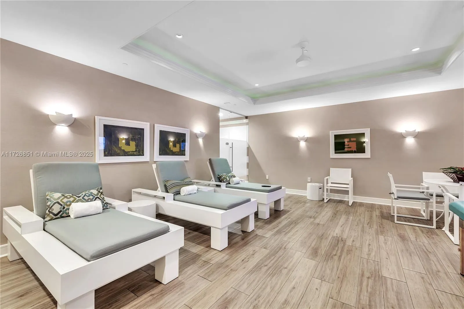10101 Collins Ave, #11D+cabana