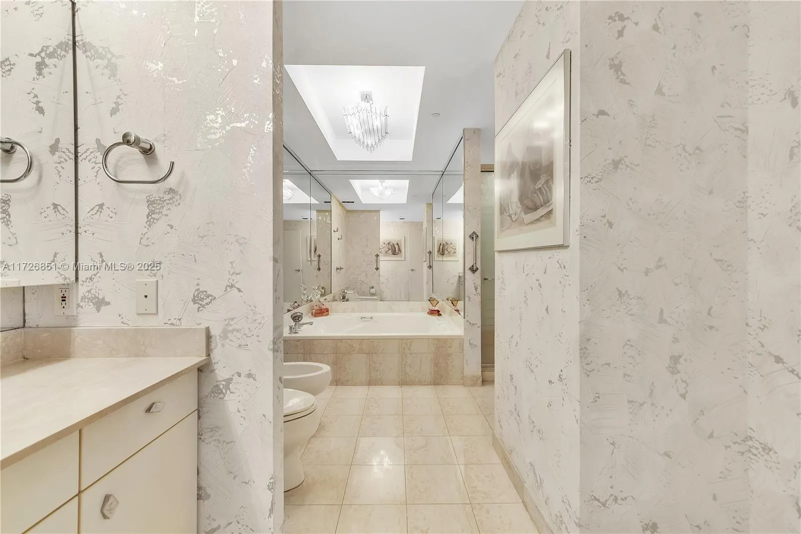 10101 Collins Ave, #11D+cabana