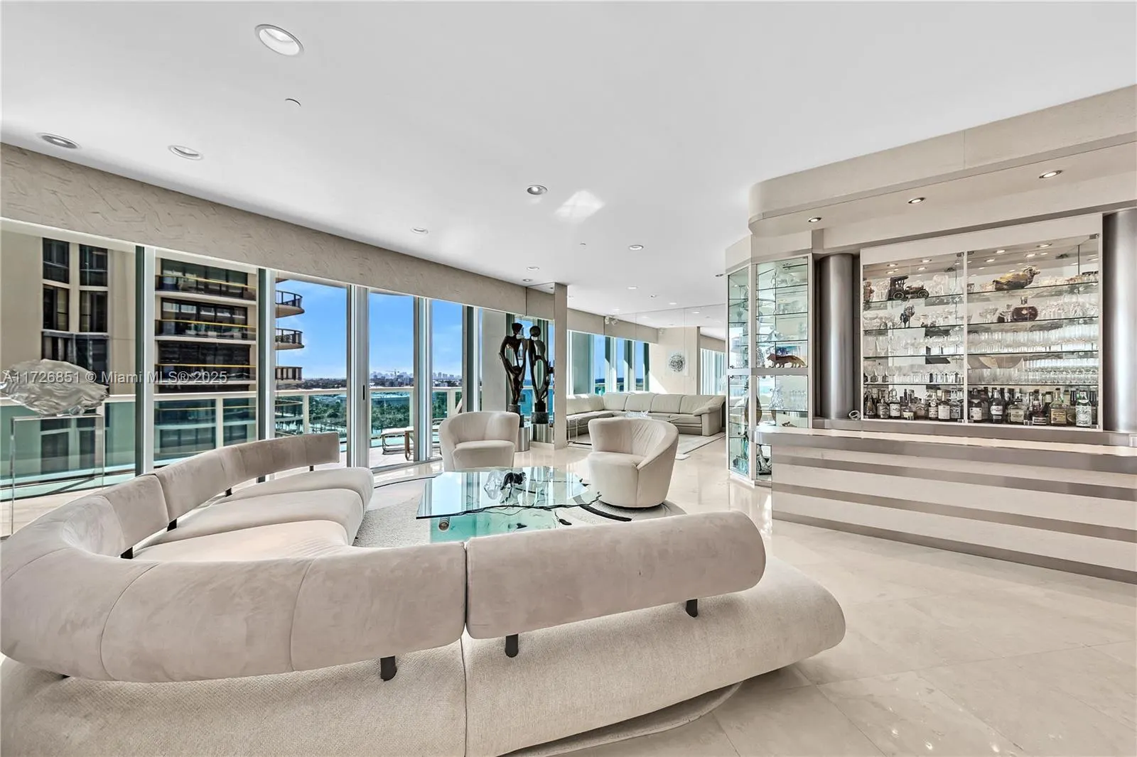 10101 Collins Ave, #11D+cabana