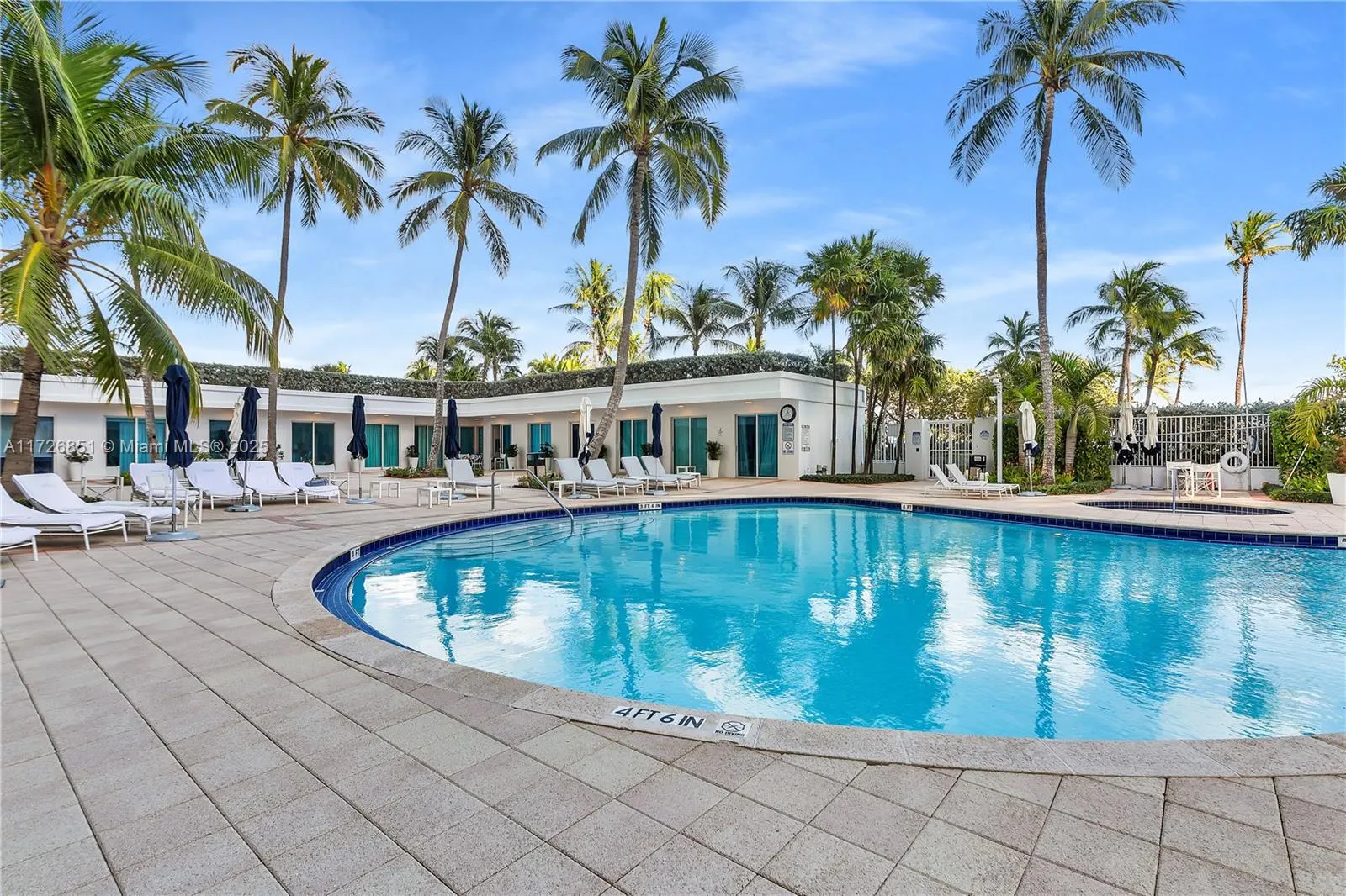 10101 Collins Ave, #11D+cabana