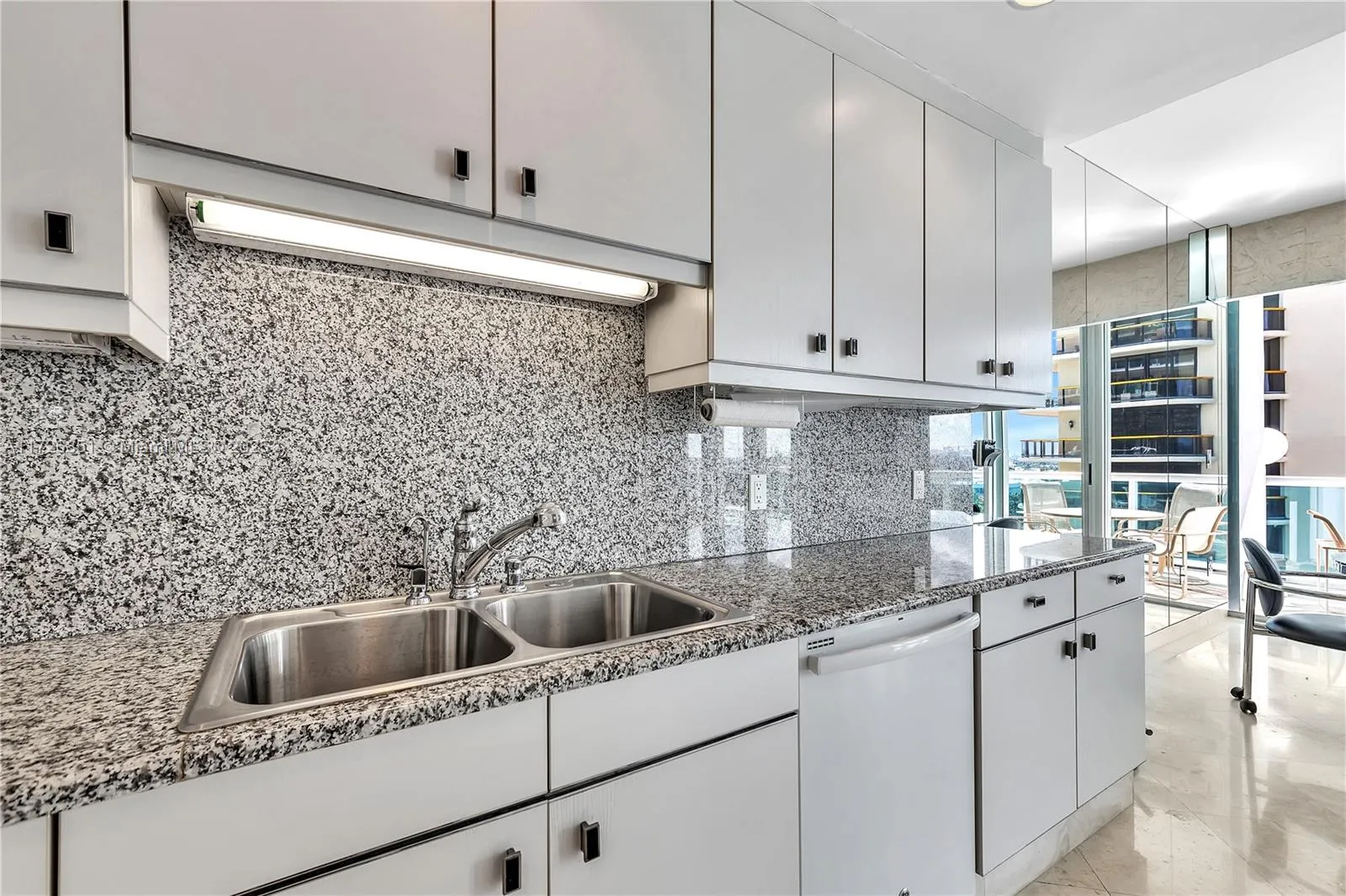 10101 Collins Ave, #11D+cabana