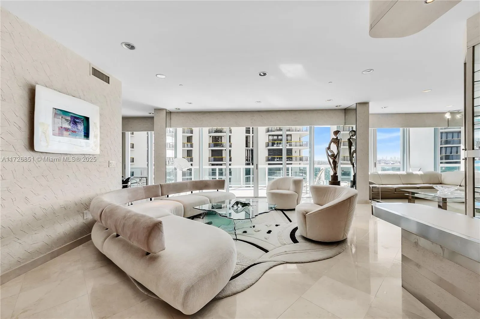 10101 Collins Ave, #11D+cabana