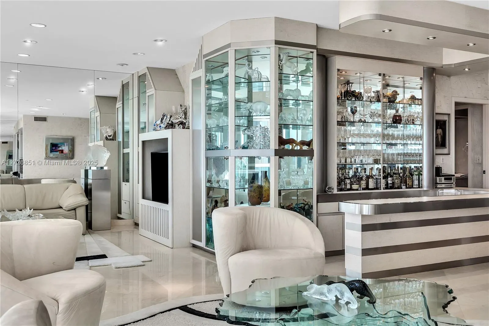 10101 Collins Ave, #11D+cabana