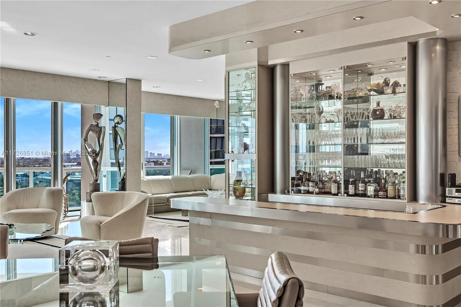 10101 Collins Ave, #11D+cabana