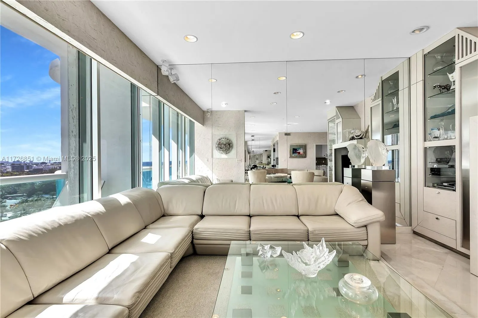 10101 Collins Ave, #11D+cabana