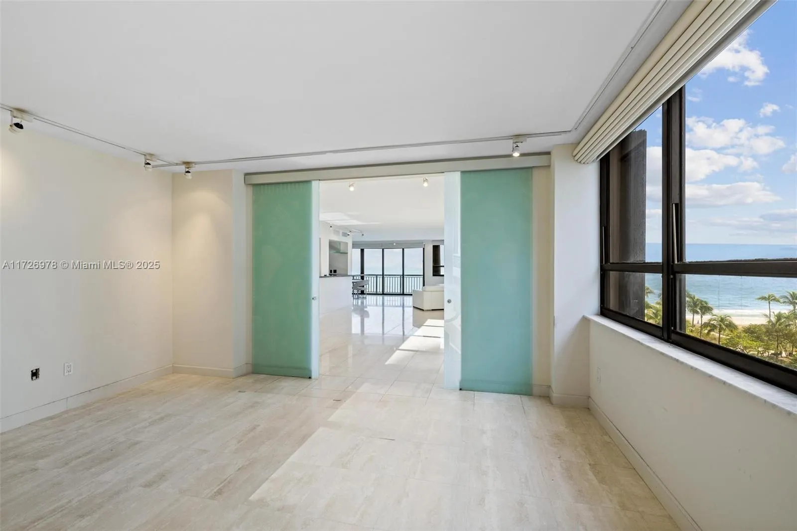 10175 Collins Ave, #502