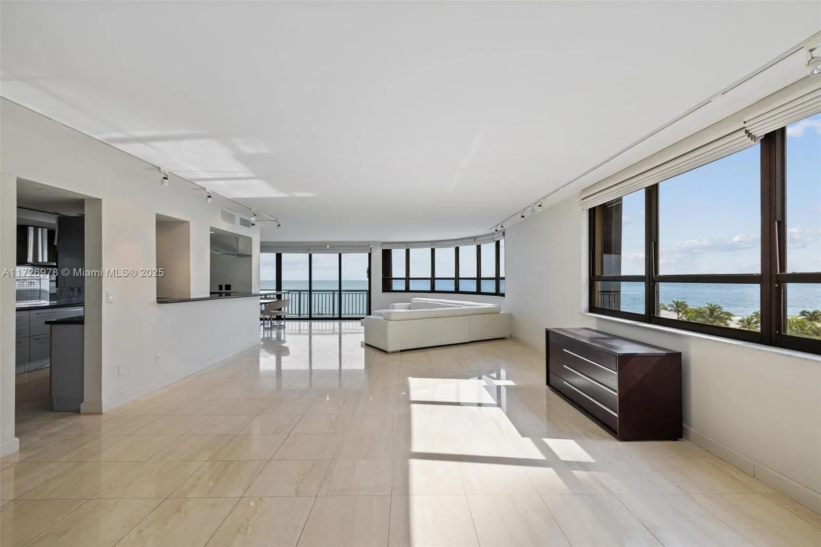10175 Collins Ave, #502