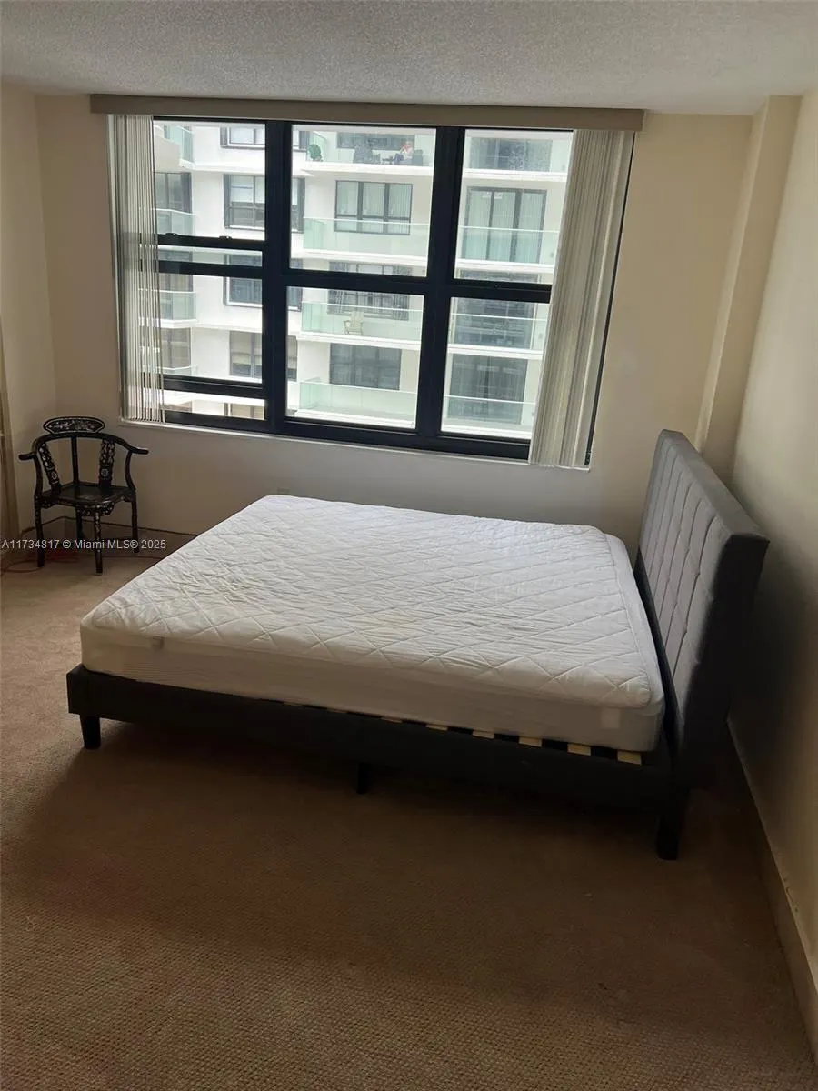 9801 Collins Ave, #17J