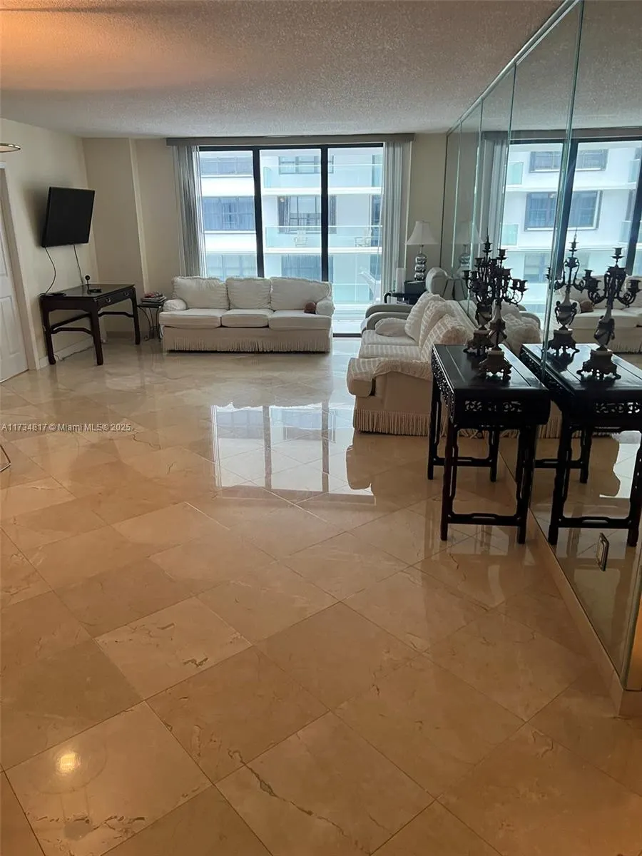 9801 Collins Ave, #17J