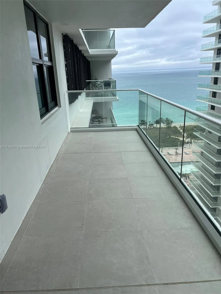 9801 Collins Ave, #17J