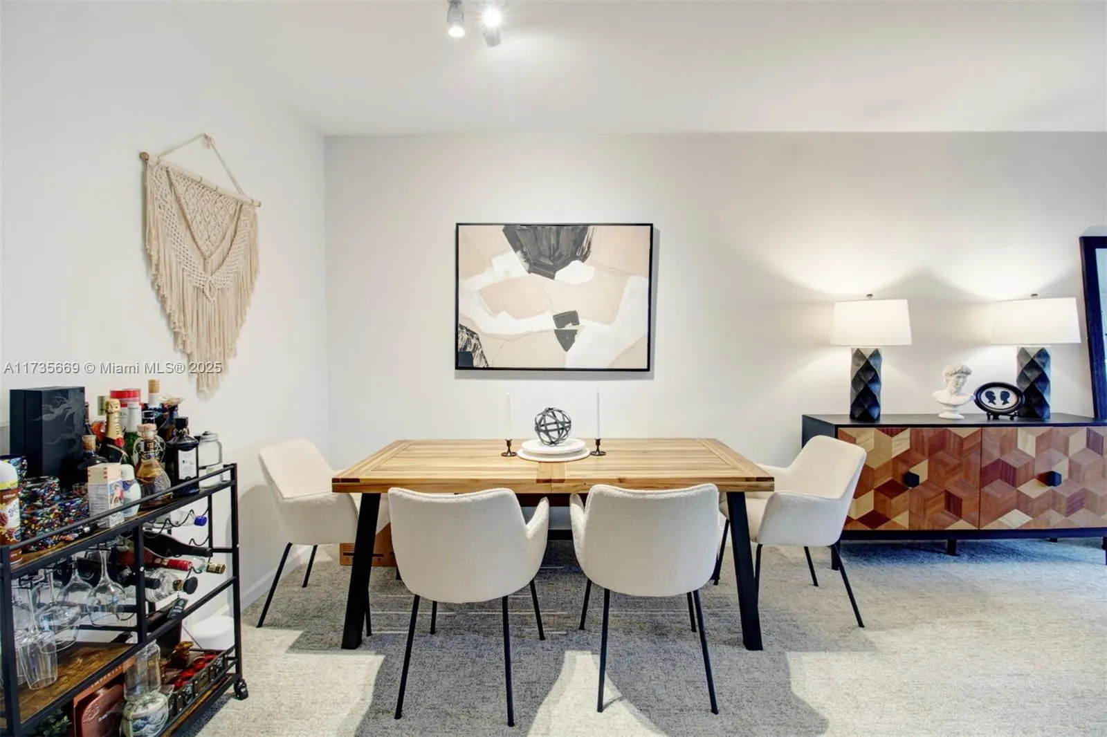 10275 Collins Ave, #817