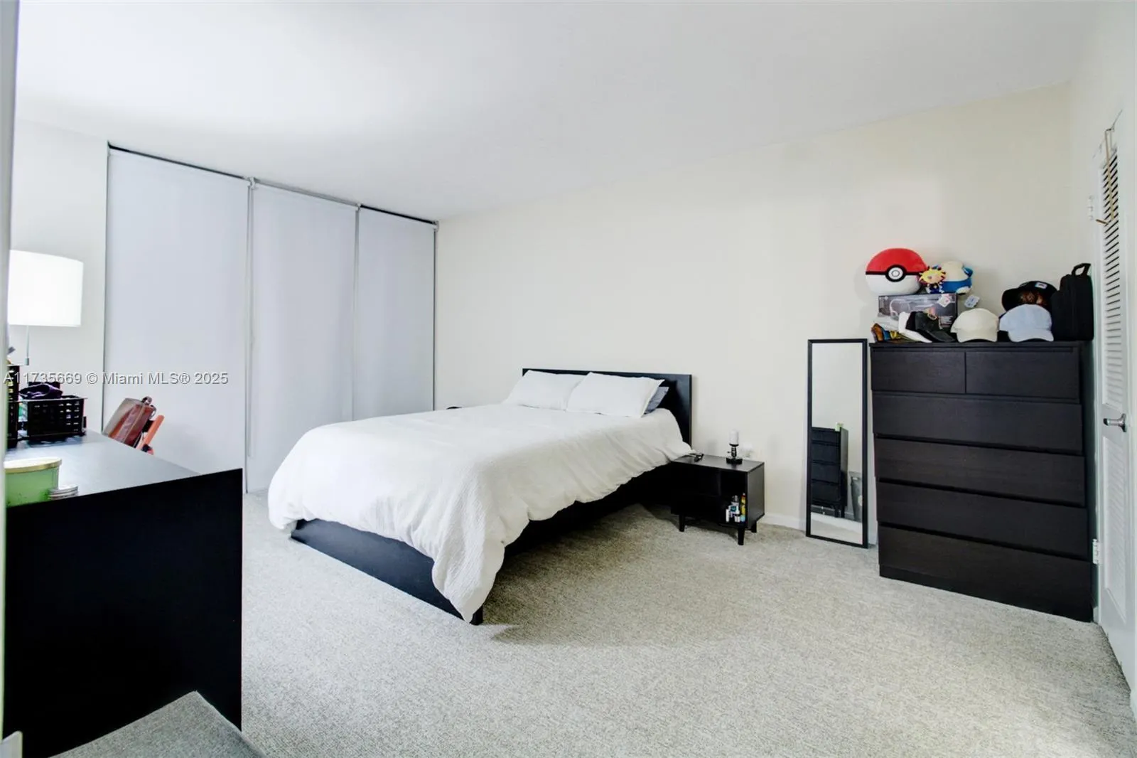 10275 Collins Ave, #817