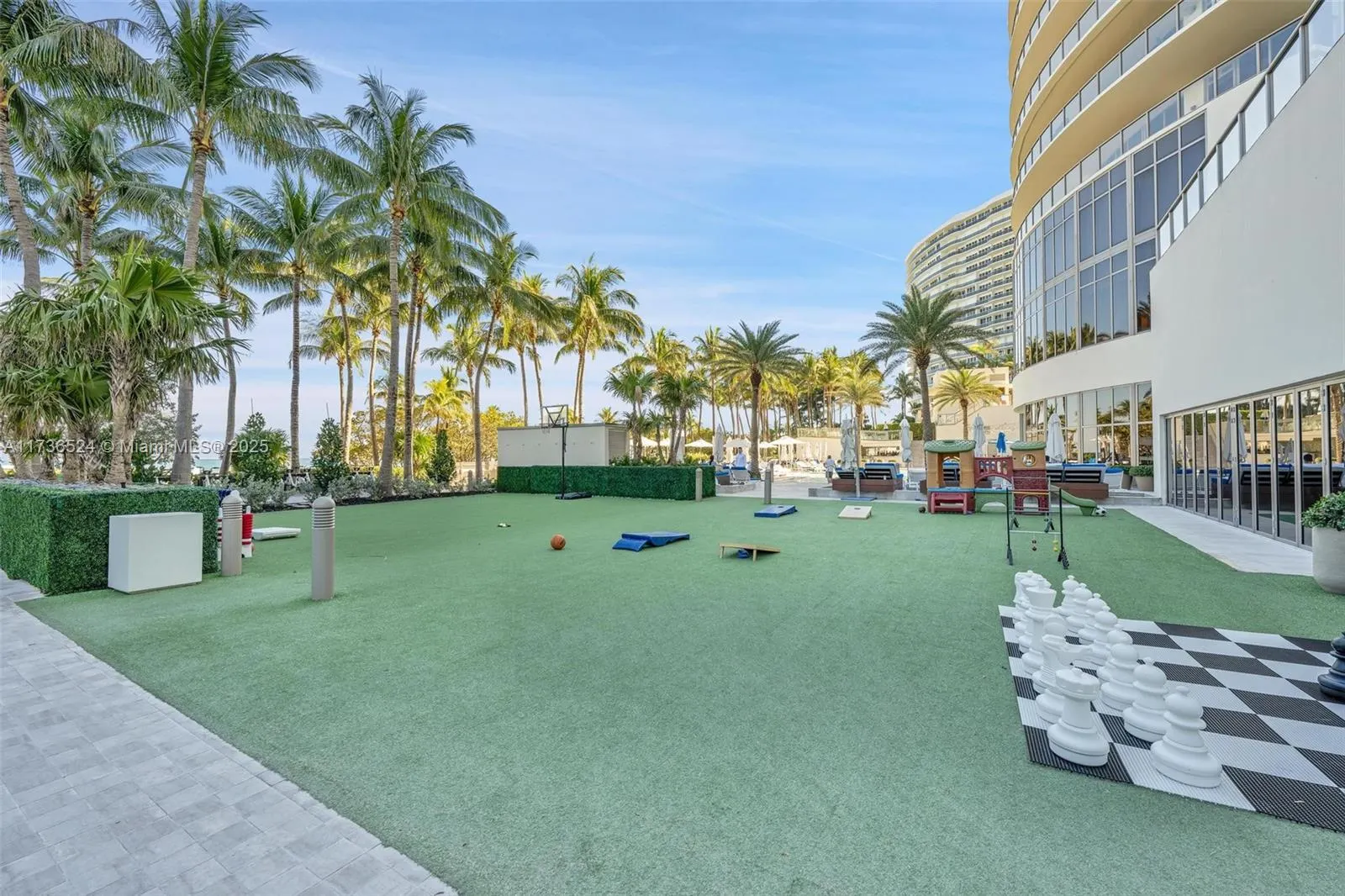 9705 Collins Ave, #404N