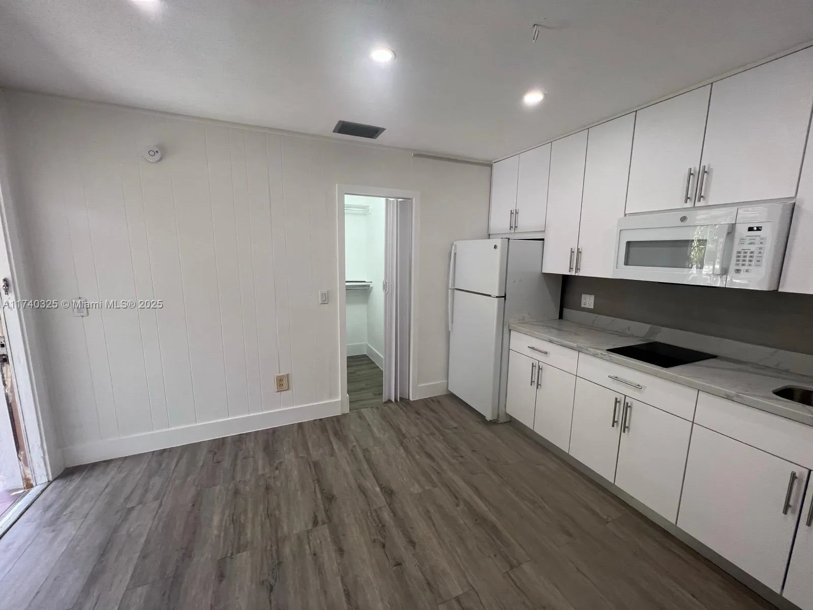 222 SW 8th St